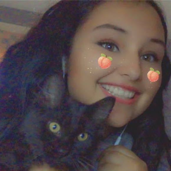 Meet your Posher, Isabella - Picture 1 of 1